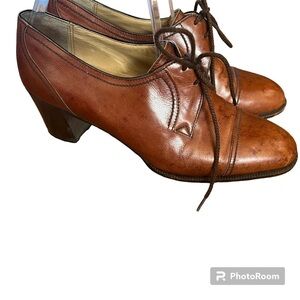Rogers Hand Made in Italy leather lace up heeled Oxford  39/8